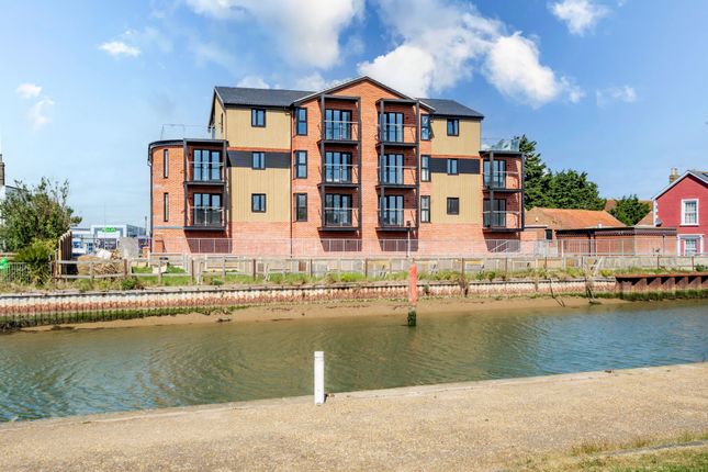 Bridge Road, Great Yarmouth 2 bed flat for sale