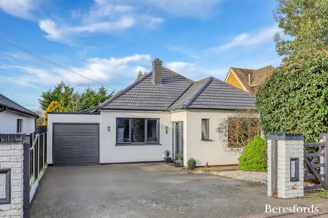 Pound Lane, Laindon, SS15 3 bed bungalow for sale