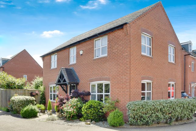 4 bed detached house