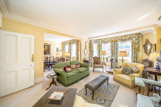 Cheyne Court, London SW3 3 bed flat for sale