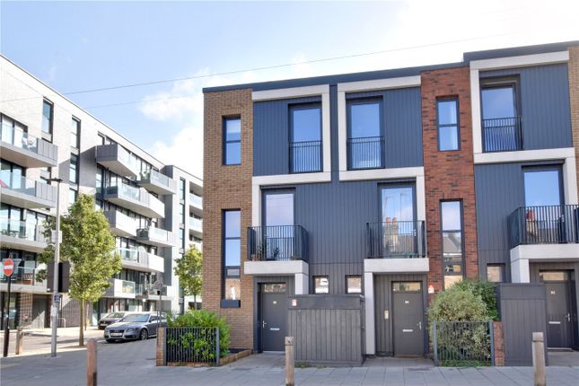 4 bed end terrace house