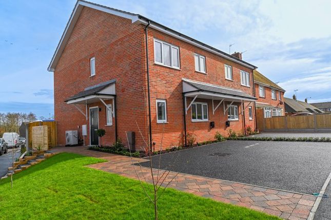 3 bedroom semi-detached house for sale
