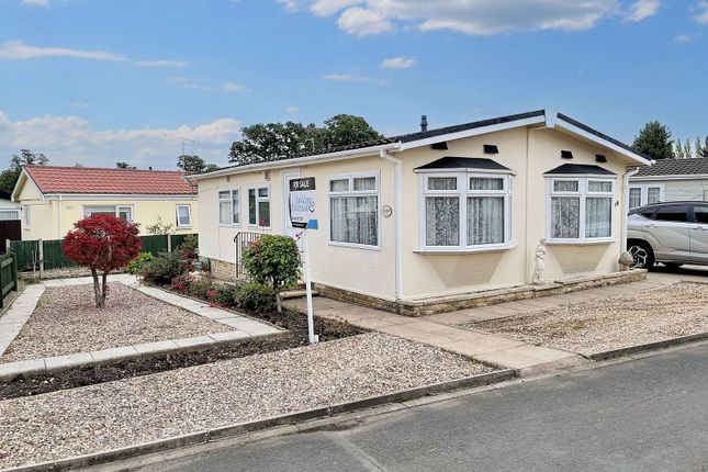 The Lawns, Wootton Hall... 2 bed mobile home for sale