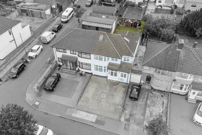 5 bedroom semi-detached house for sale