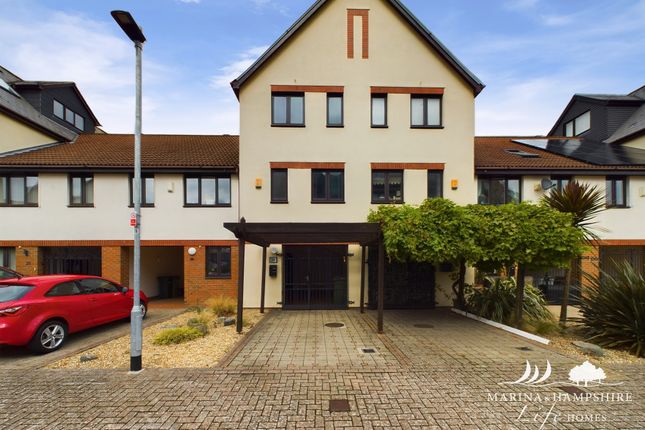 Coverack Way, Portsmouth PO6 3 bed townhouse for sale