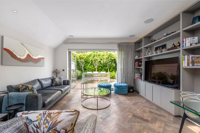3 bedroom flat for sale