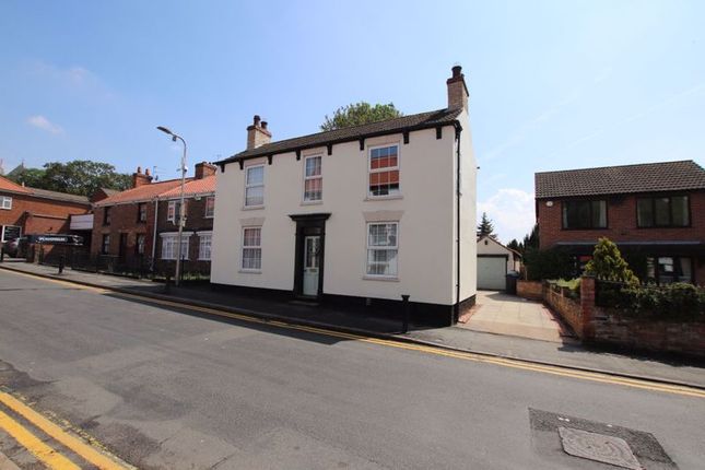 KIRKGATE, WALTHAM 3 bed detached house for sale