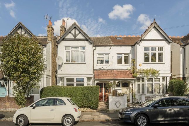 Grafton Road, London W3 2 bed flat for sale