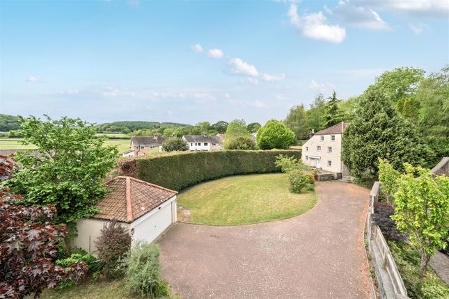 5 bed detached house