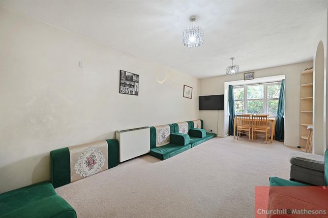 Anderson Close, North Acton W3 6YJ 2 bed flat for sale