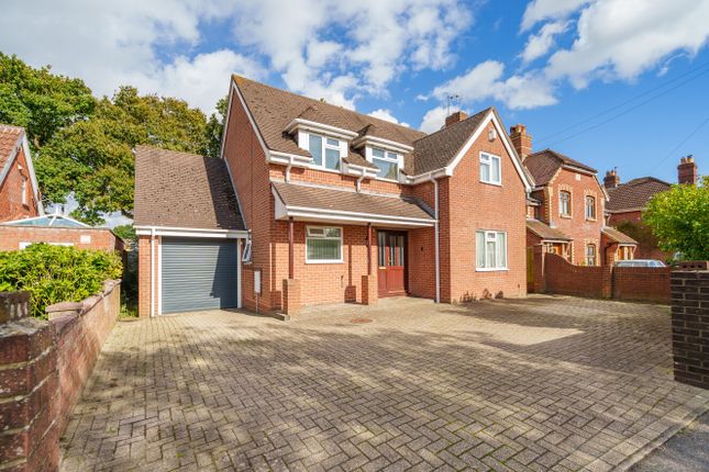 4 bed detached house