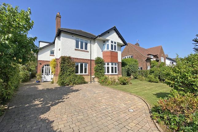 5 bed detached house