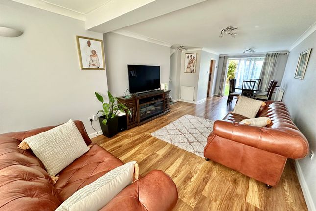 3 bed detached house