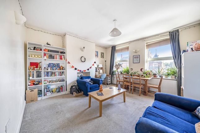 Cricklewood Broadway, Willesden... 2 bed flat for sale
