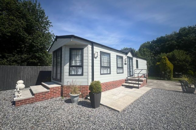 2 bed mobile/park home
