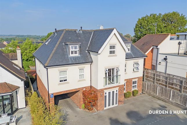 High Street, Ongar, CM5 2 bed apartment for sale