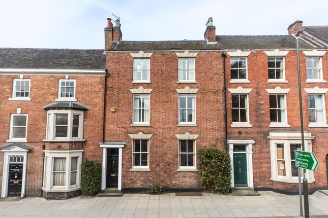 5 bedroom town house for sale