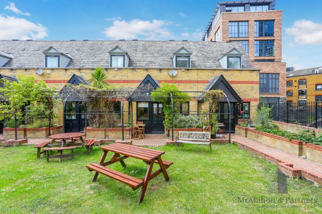 Bridgehouse Court, Blackfriars Road... 2 bed flat for sale