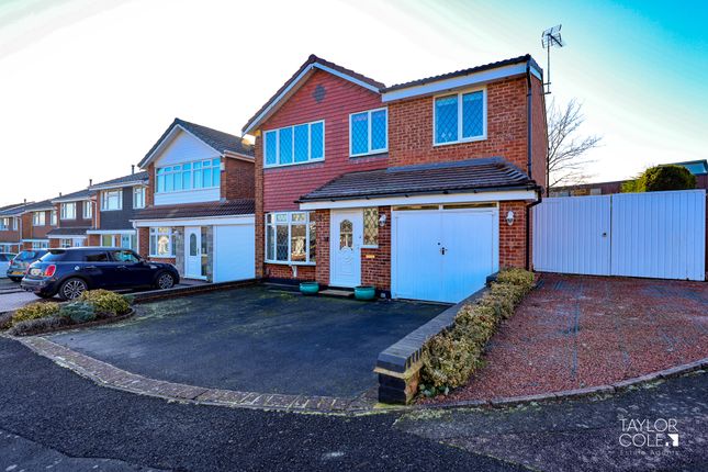 Adonis Close, Perrycrofts 4 bed link detached house for sale