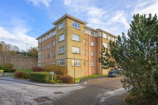 Lindsay Gardens, Bathgate EH48 2 bed apartment for sale