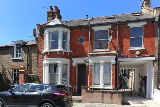 2 bed flat