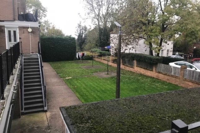 High Street, Borehamwood 1 bed flat for sale