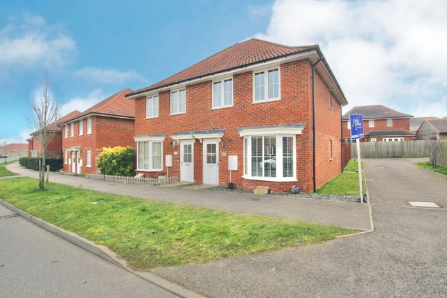 Central Boulevard, Aylesham, Kent 3 bed semi