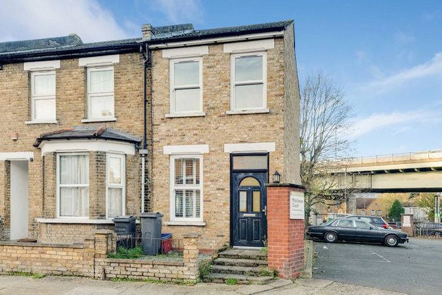 Glenhurst Road, Brentford TW8 2 bed end of terrace house for sale