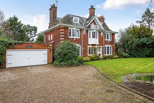6 bed detached house