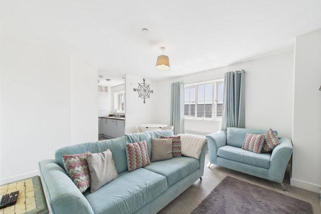 Keepsake Way, Aylesbury HP18 2 bed flat for sale
