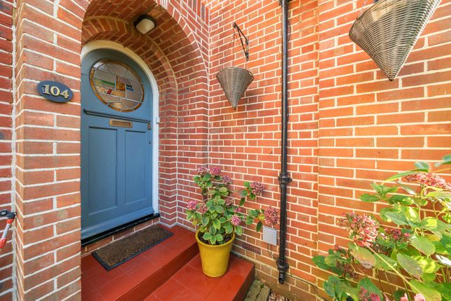 Speer Road, Thames Ditton, KT7 3 bed maisonette for sale