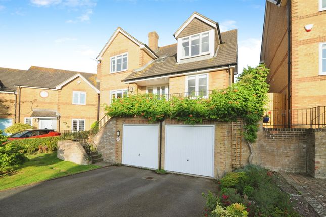 4 bed detached house