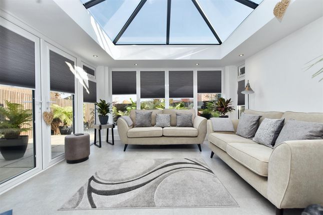 4 bed detached house