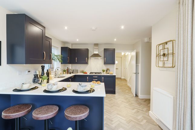 4 bed detached house