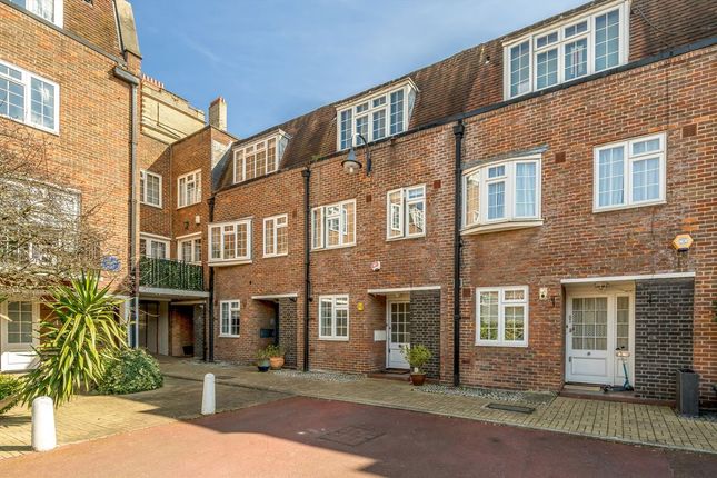 Robert Close, London W9 4 bed terraced house for sale