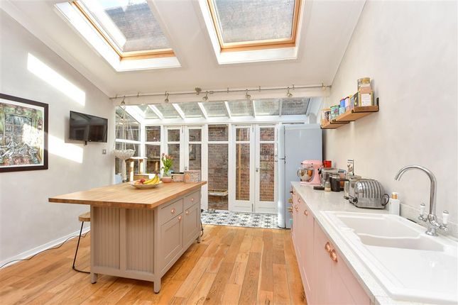 4 bed end terrace house