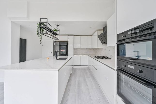 Purneys Road, Kidbrooke, London, SE9 3 bed semi