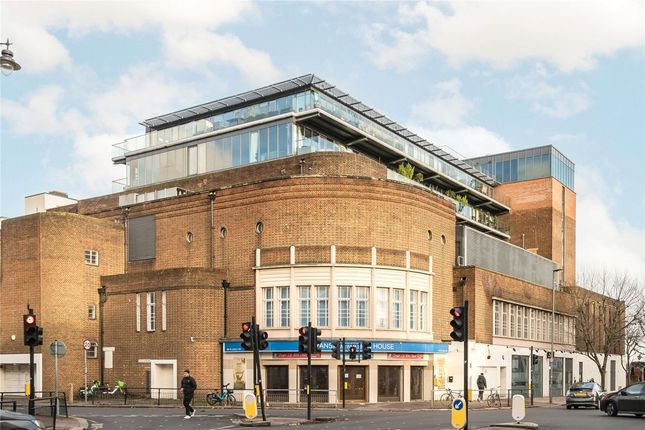 St. John's Hill, London SW11 1 bed flat for sale
