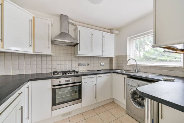 Deborah Close, Isleworth, TW7 2 bed flat for sale
