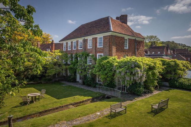 9 bedroom town house for sale