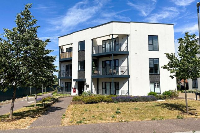 Barnfield Way, Harlow, CM17 2 bed apartment for sale