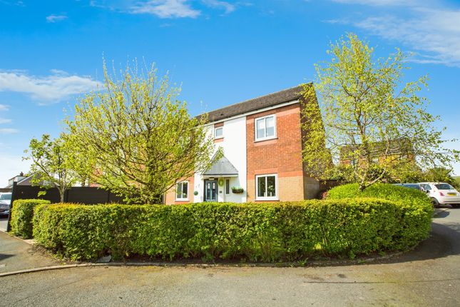 3 bed detached house
