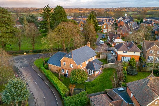 5 bed detached house