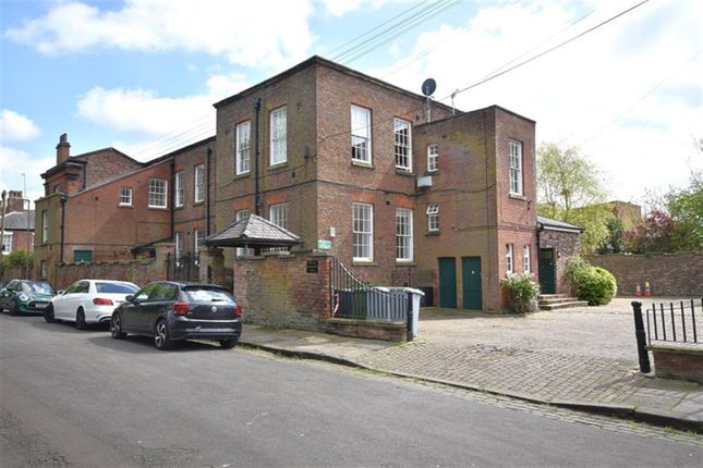 2 bed flat
