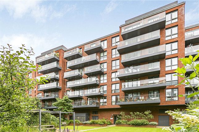 Gaumont Place, London, SW2 1 bed apartment for sale
