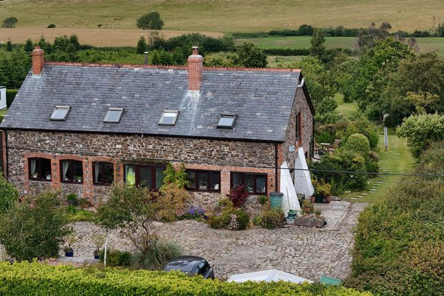 Bideford EX39 6 bed barn conversion for sale