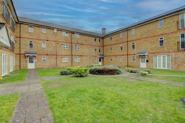 Temple End, High Wycombe HP13 1 bed penthouse for sale