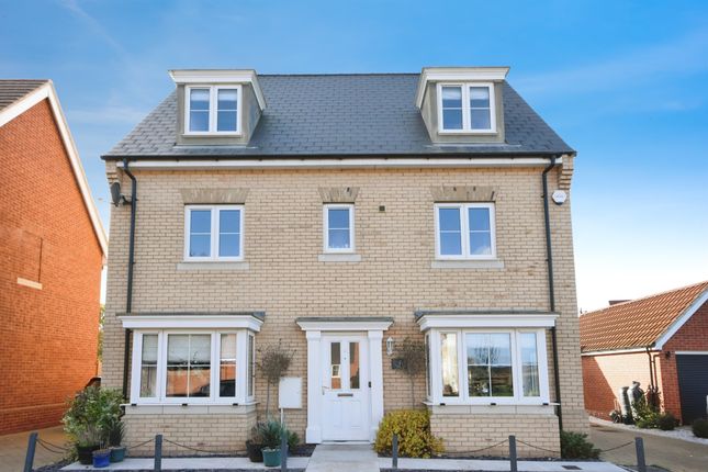 5 bed detached house
