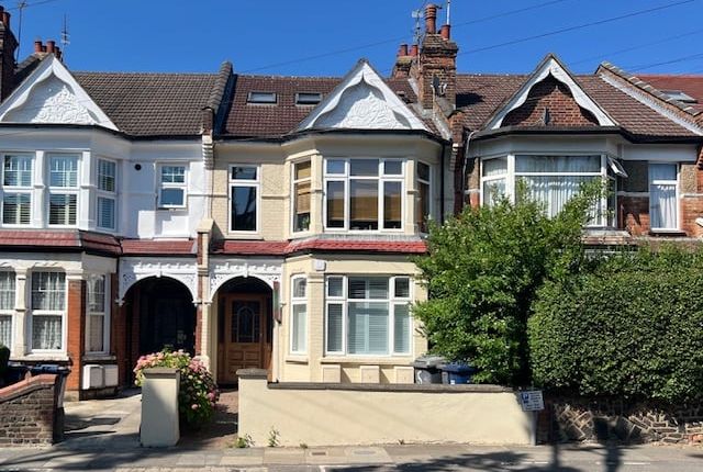 Woodside Lane, Woodside Park, N12 1 bed flat for sale