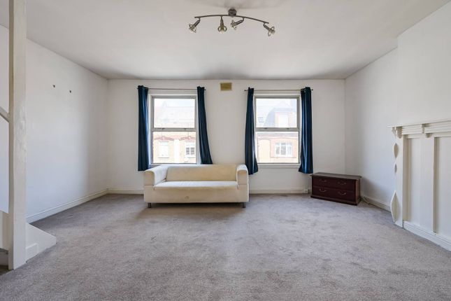 Crouch Hill, Stroud Green, London, N4 2 bed flat for sale